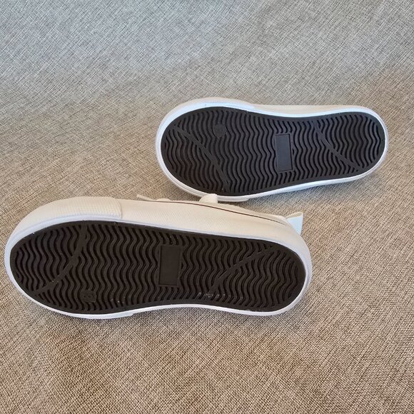 Toddler Unisex White Lace-Up Canvas Sneakers, Size 8 - Picture 5 of 5